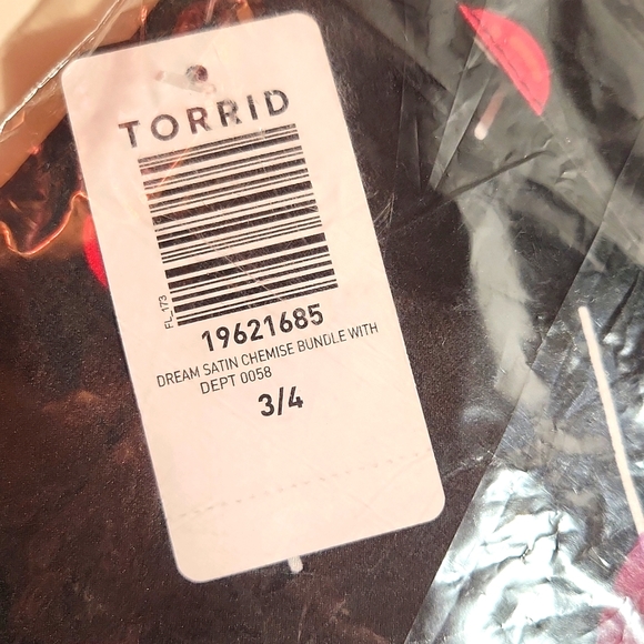 ❤️NWT VINTAGE TORRID VALENTINES DAY BUNDLE: HEART CHEMISE, SCRUNCHIE & BLINDFOLD - Picture 7 of 13